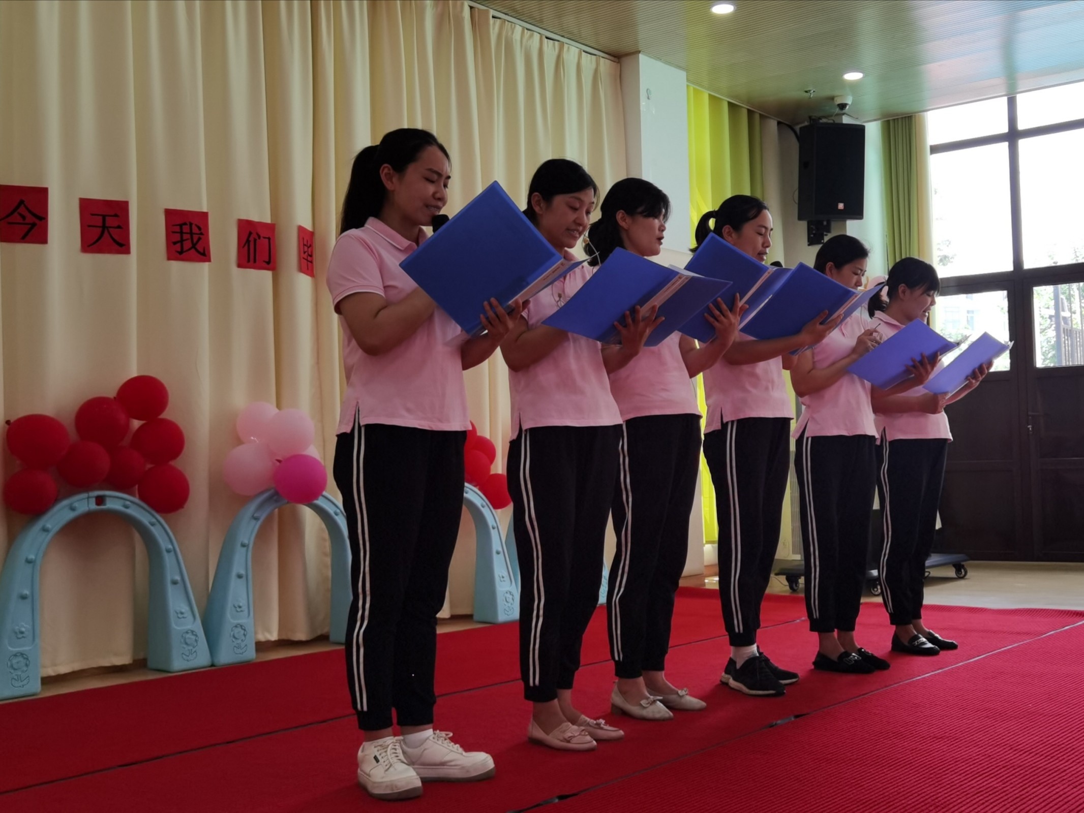 倾注真心收获真情铜冠花园幼儿园成功举办首届大班毕业典礼