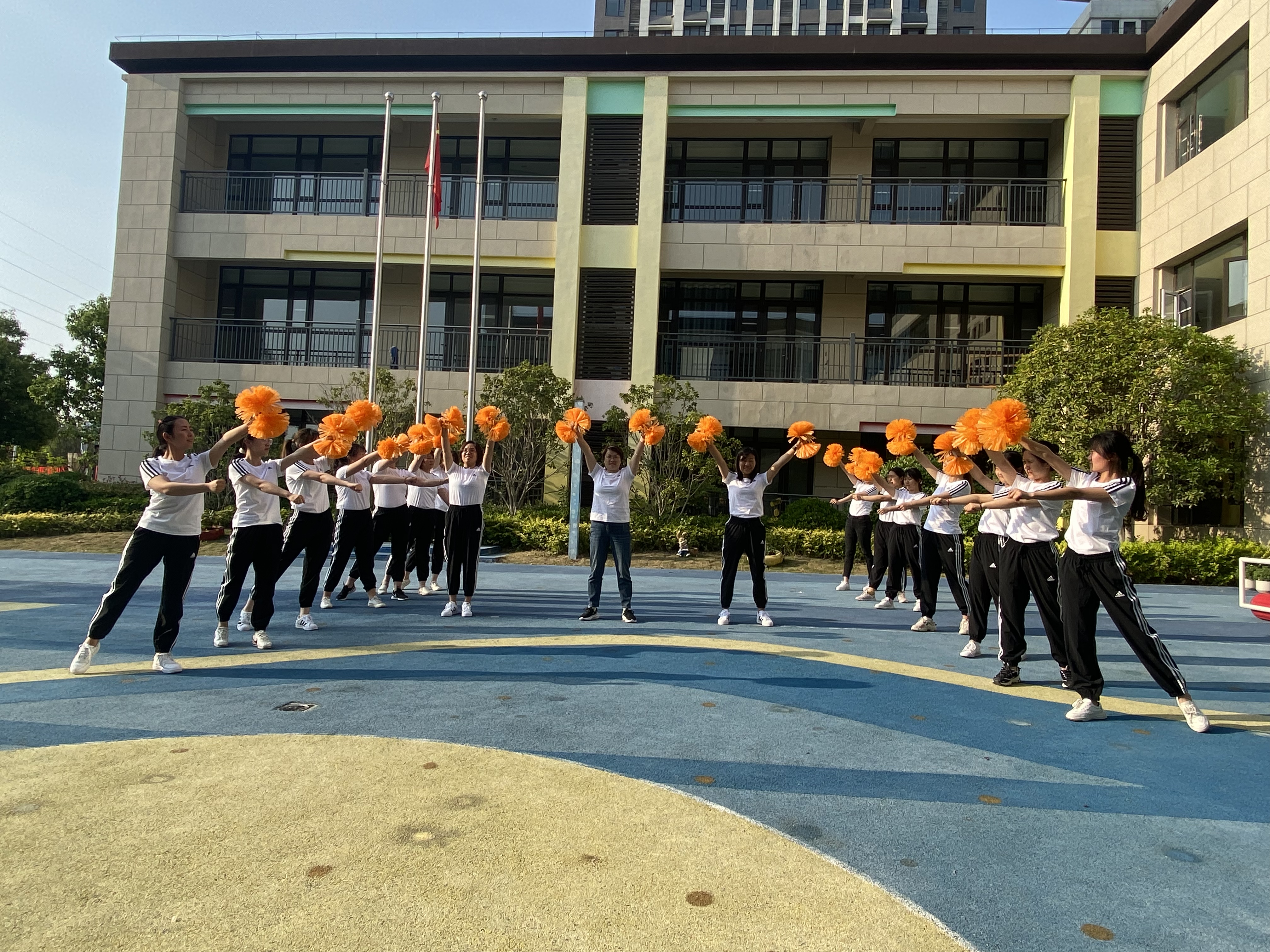 乐享运动筑梦前行少荃湖名苑幼儿园教职工春季运动会