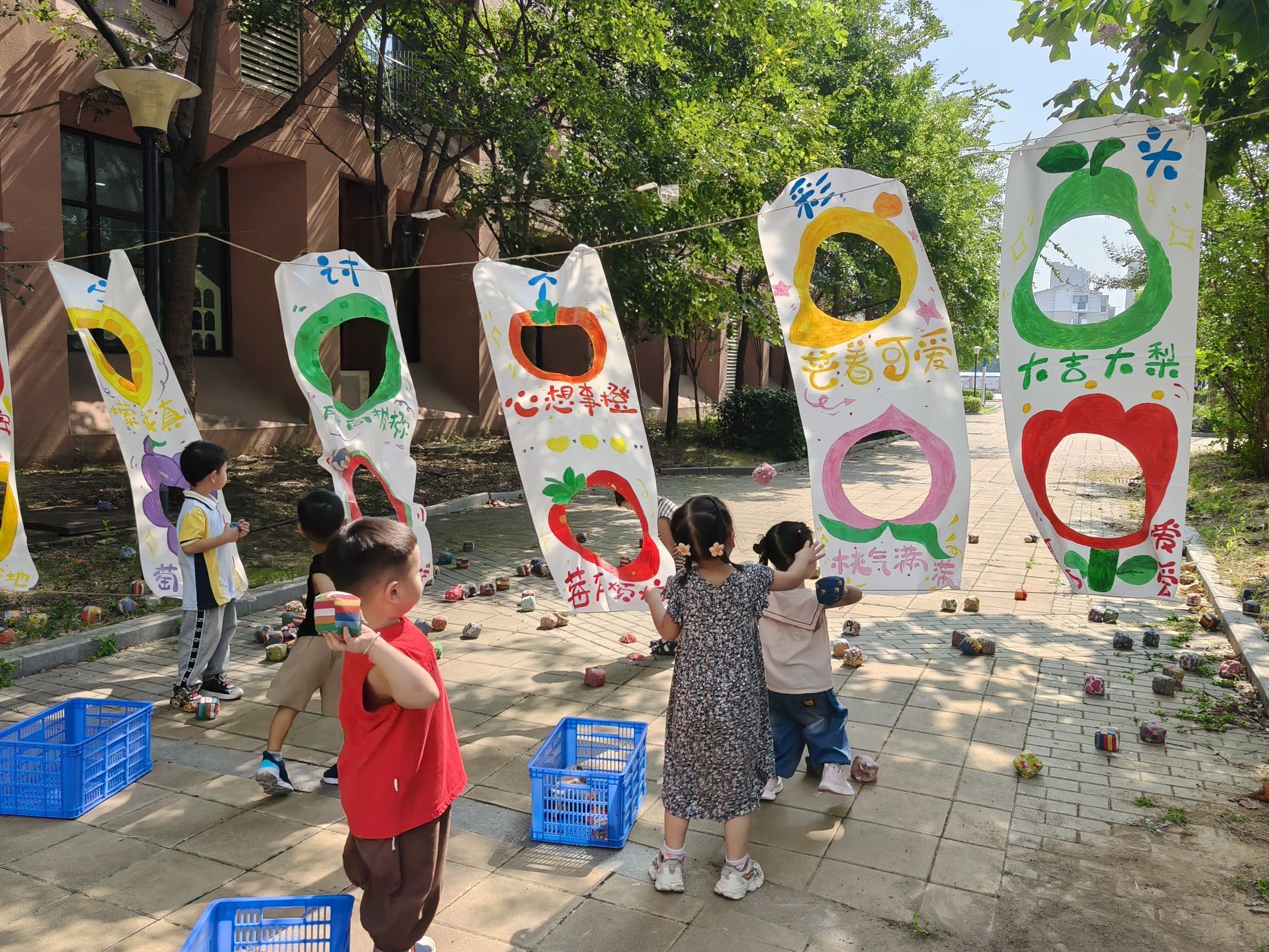 荣廷分园讨个彩头.jpg 荣廷分园讨个彩头.jpg